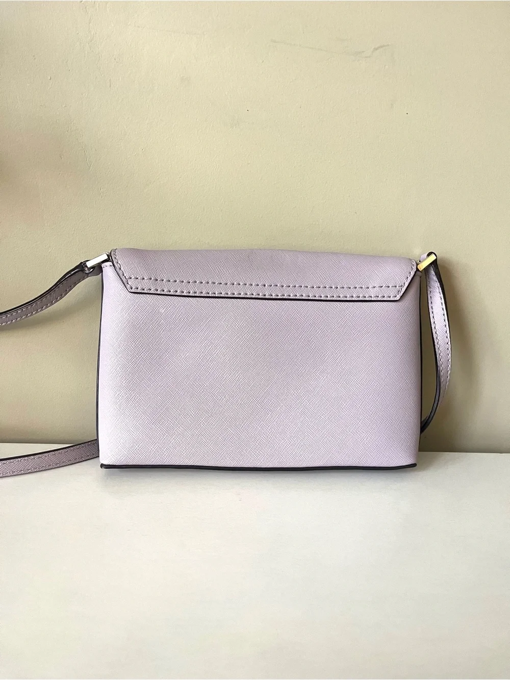 Kate Spade Newbury Lane Sally Saffiano Leather Crossbody bag in Lilac